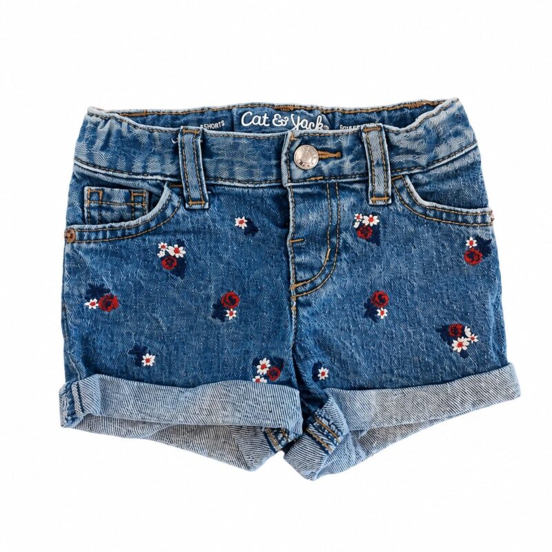 Short jean con flores bordadas
